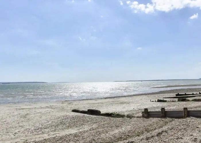 Solent Sea View Beach Cottage