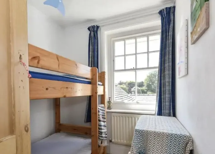 Solent Sea View Beach Cottage